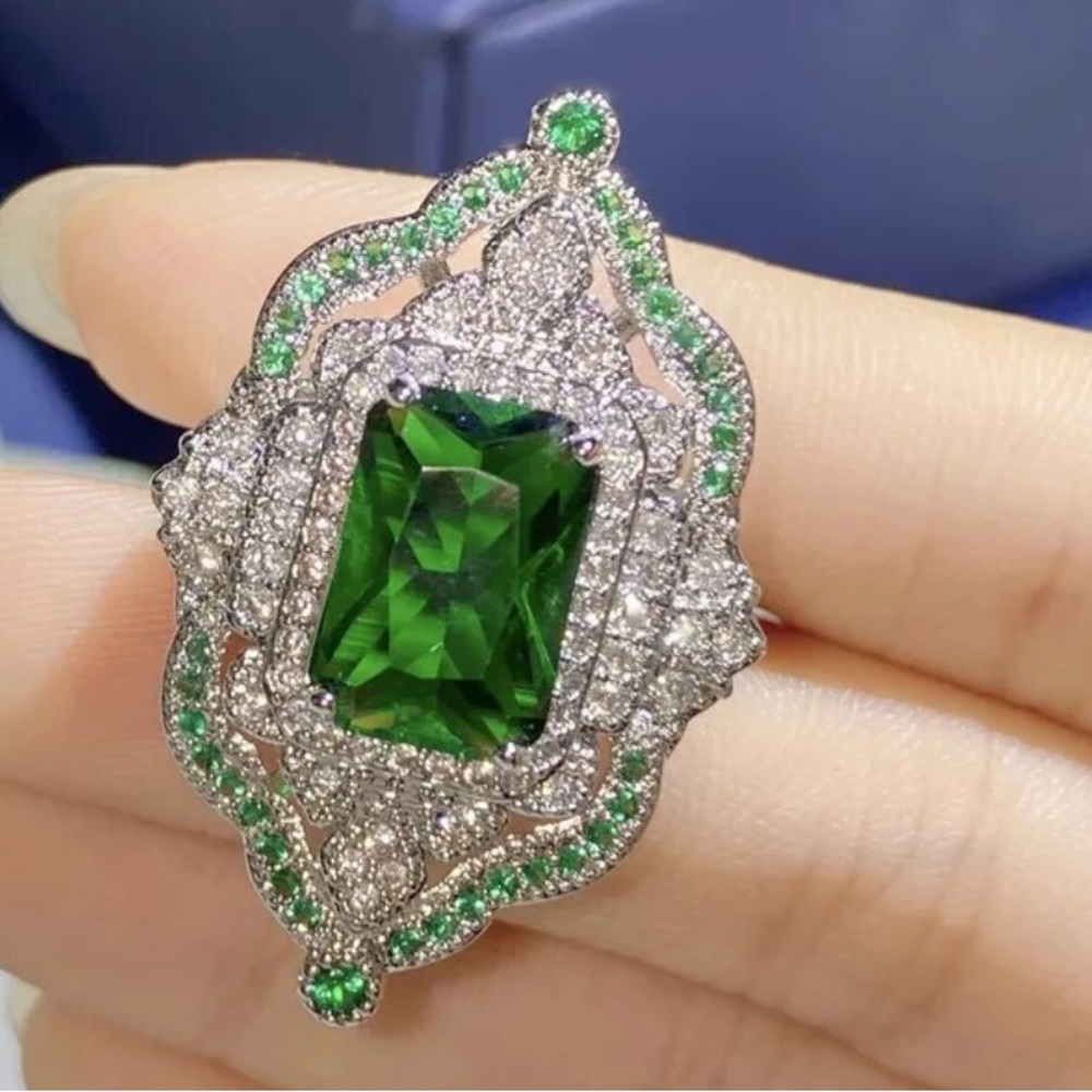 Art Deco Adjustable Green Filigree Statement Ring - Picture 6 of 10